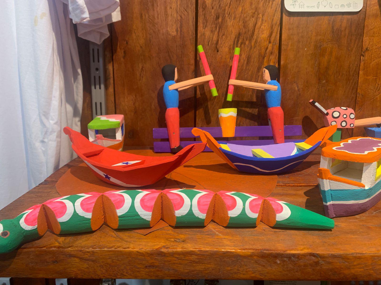 Artesanato amazônico colorido